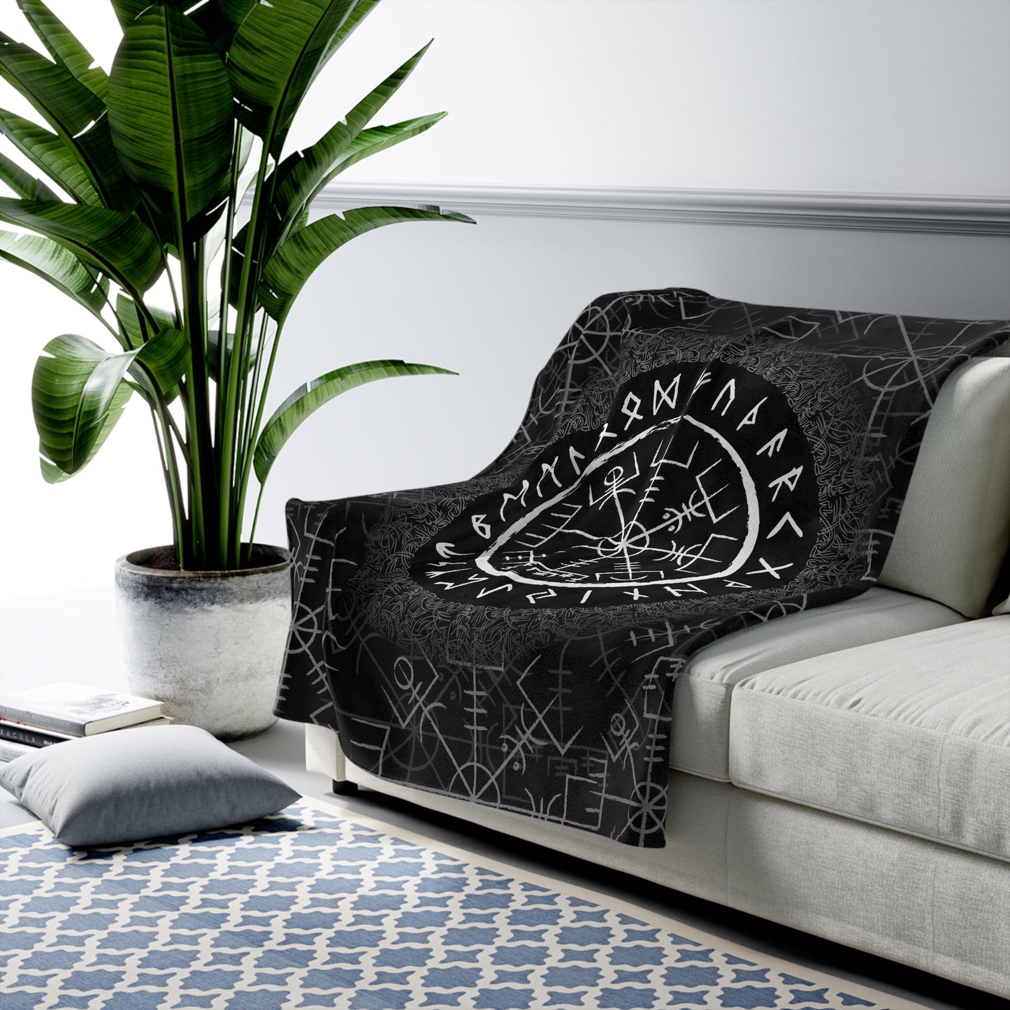 Vegvisir Viking Compass Velveteen Plush Throw Blanket