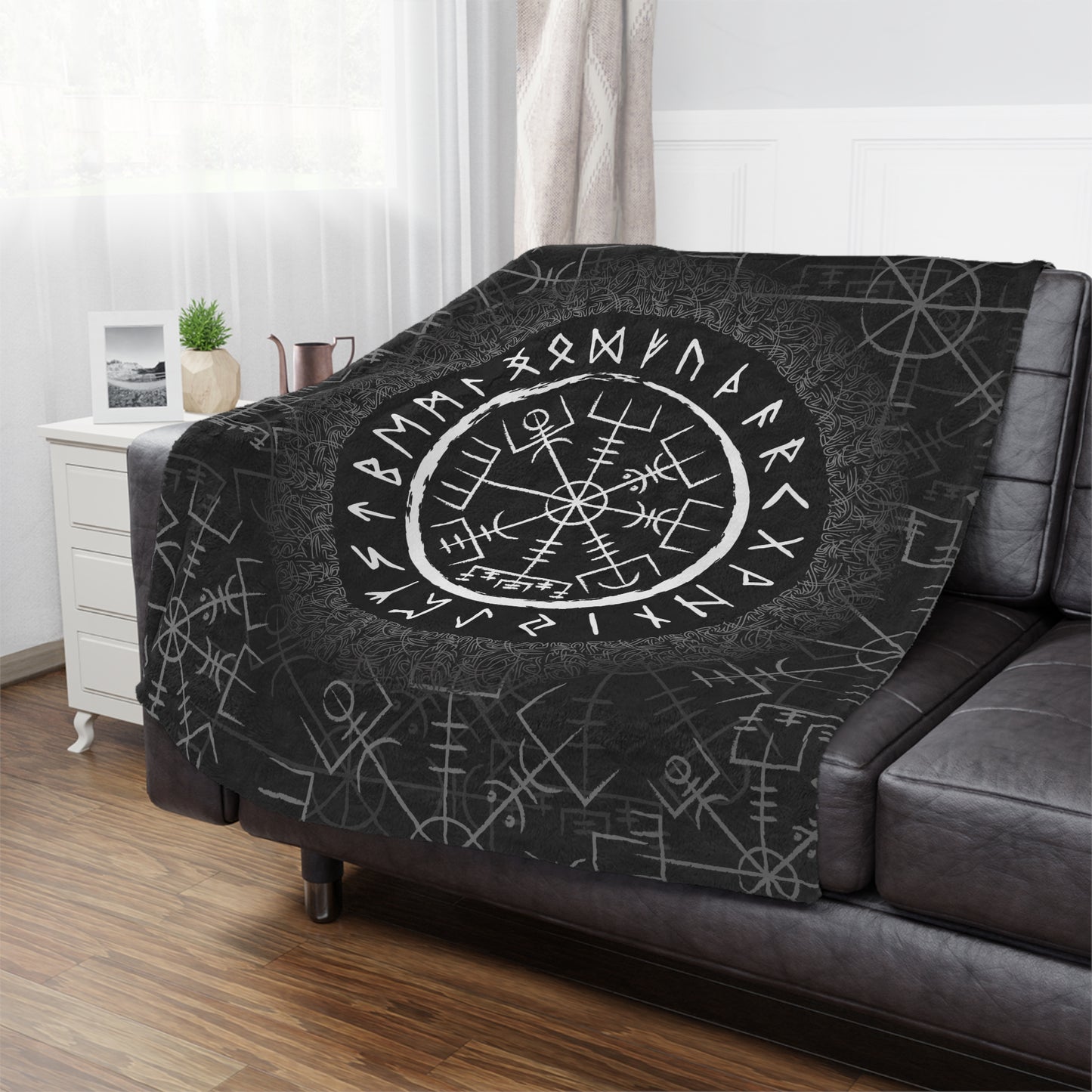 Vegvisir Viking Compass Velveteen Plush Throw Blanket